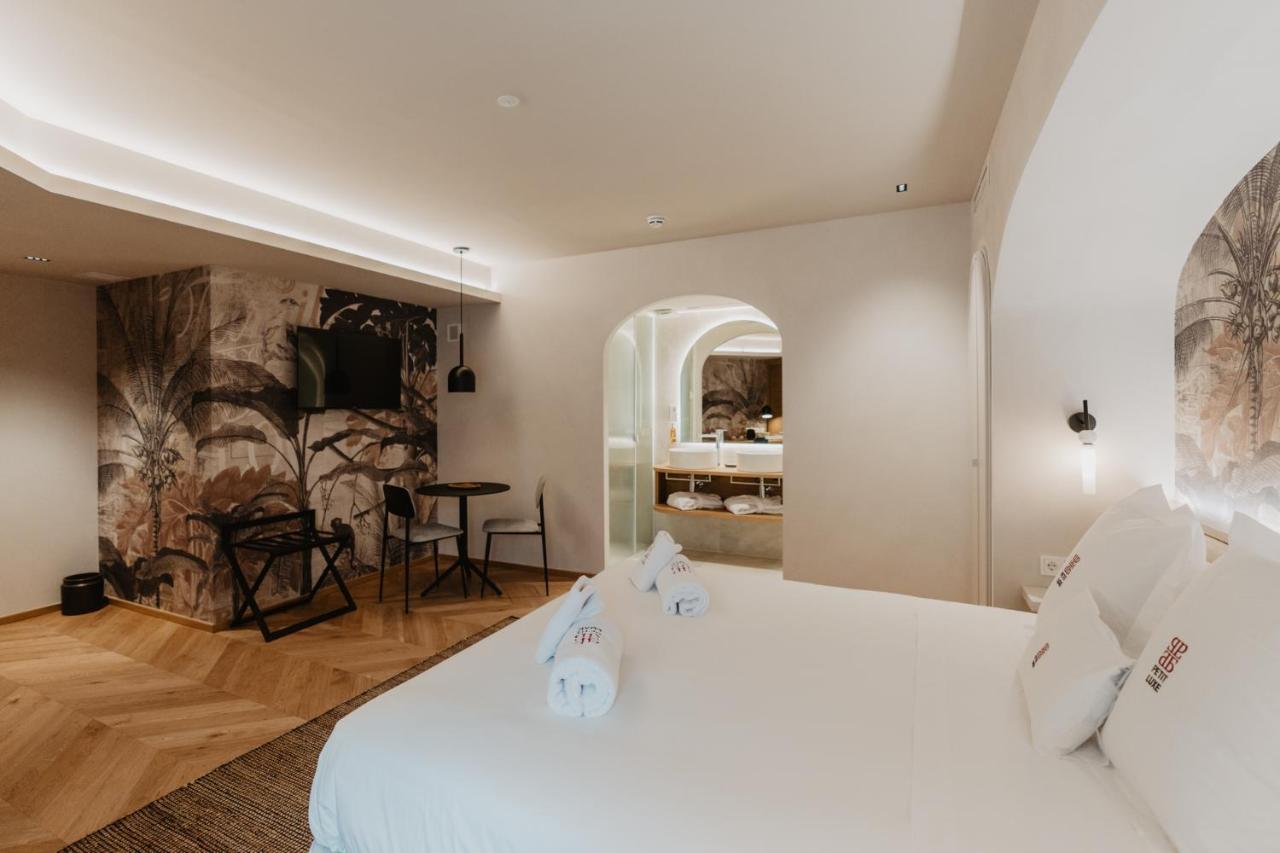 Hotel Petit Luxe Terrassa Luaran gambar